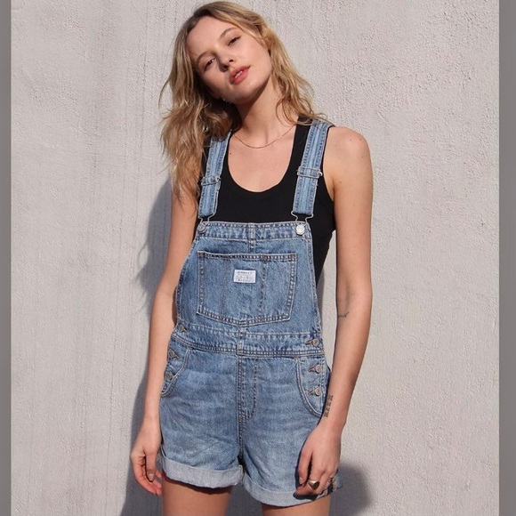 Levis Overall Shorts - Picture 2 of 2